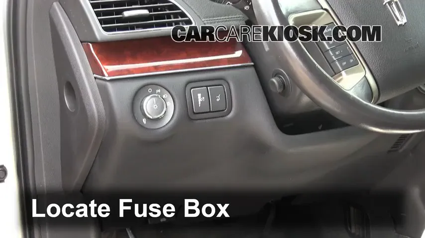 2012 Lincoln MKT 3.7L V6 Fuse (Interior) Check